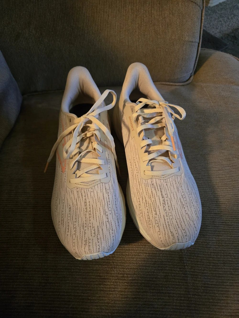 Brooks Woman Running Sneakers in Cream with Peach Accents